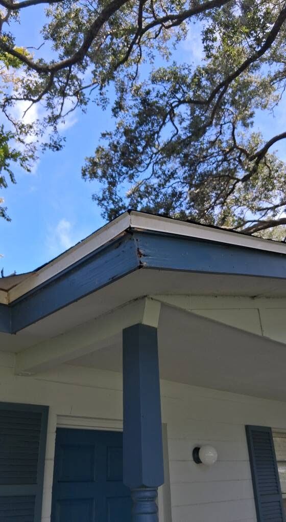 Rotted fascia board before replacement by Dan's Service & Repair, LLC